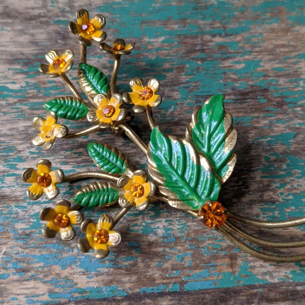 Vintage AUSTRIA Painted Metal & Rhinestone Crystal Yellow Flower Brooch - Picture 2 of 9